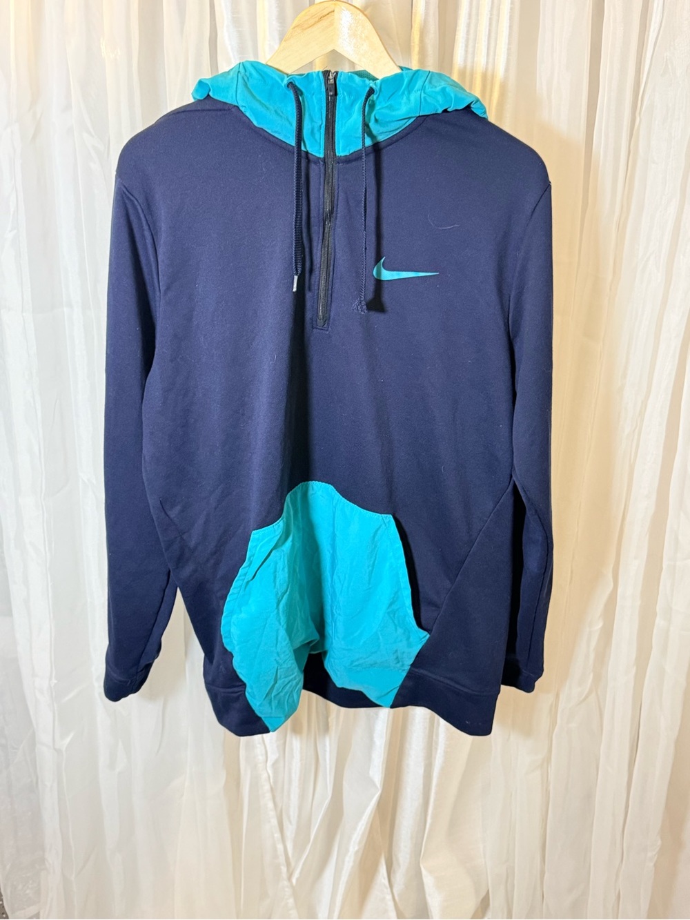 Nike Men’s Navy and Teal Hooded Pullover